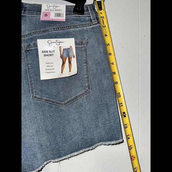 NWT Jessica Simpson Side Slit Short High Rise Frayed‎ Hem Size 6 Relaxed Fit - Picture 5 of 6